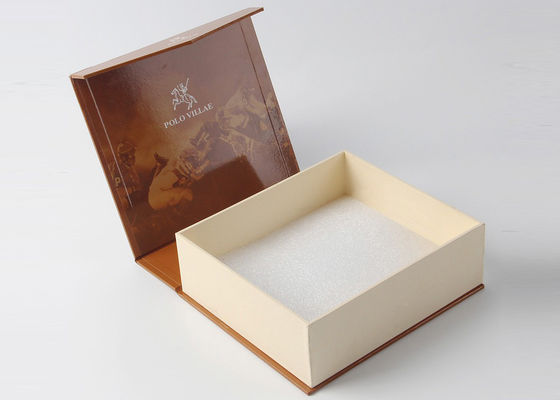 자석 반짝임 광택 있는 박판에 마감에 의하여 인쇄되는 포장 상자 아트지