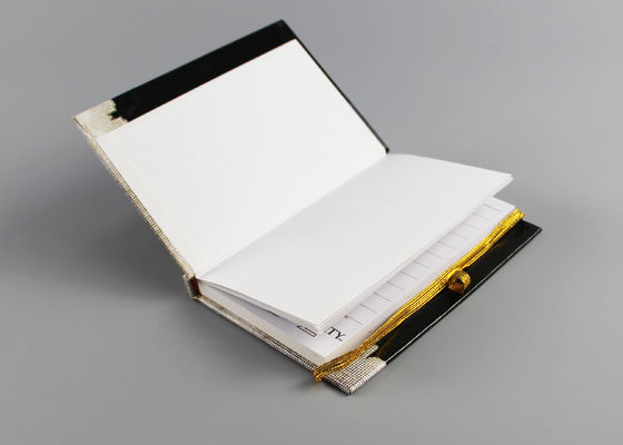 A4 두꺼운 표지의 책 노트북, 검정 및 금 두꺼운 표지의 책 노트북 전표가 고무줄에 의하여 견장을 답니다
